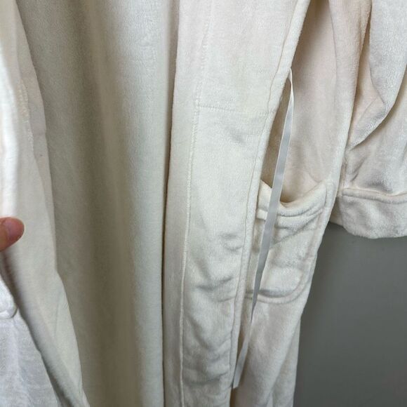 Pottery Barn cream white cape shoulder fleece long floor length robe - Picture 3 of 9